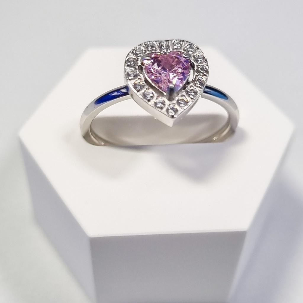 Anillo plateado con corazón central