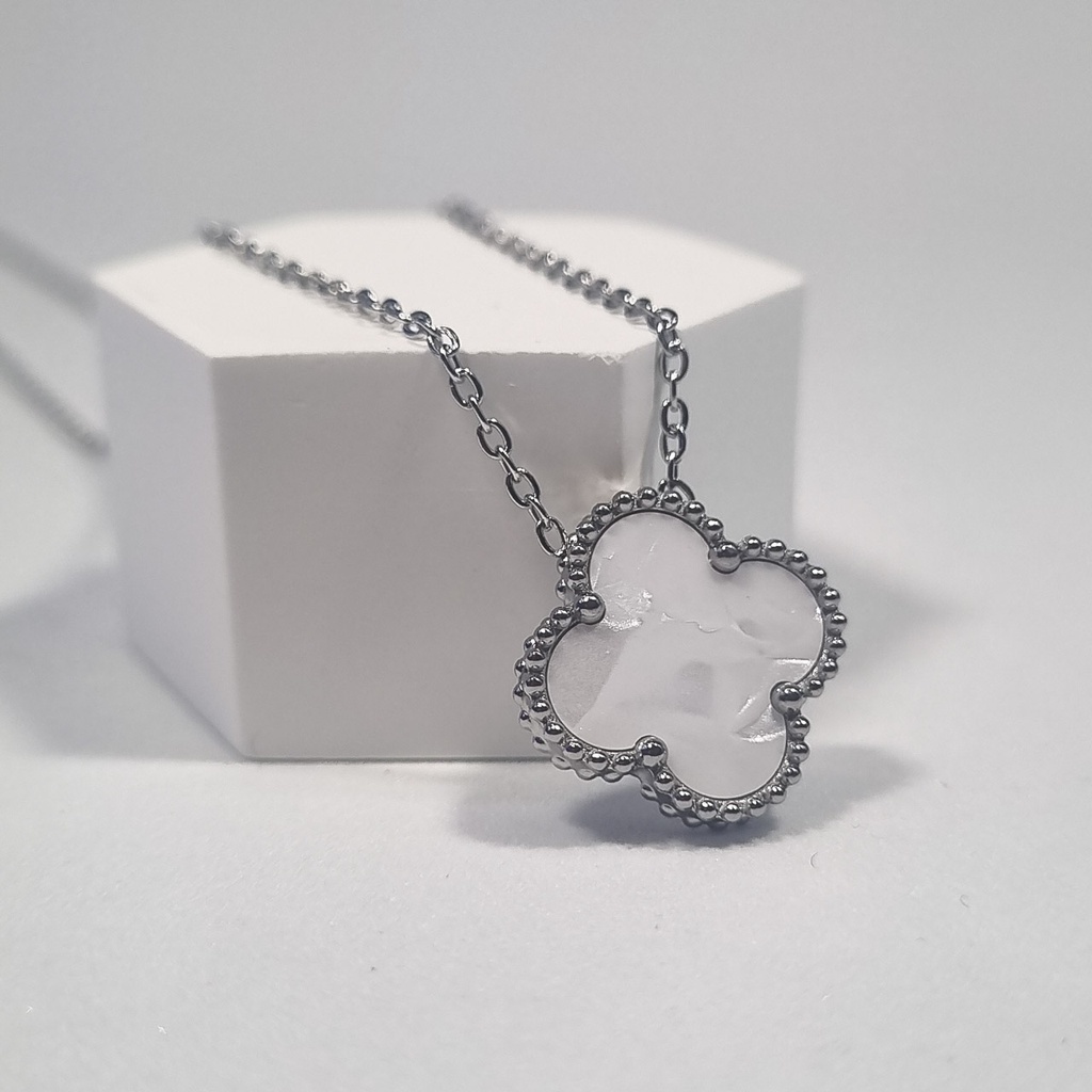 Colgante trébol nácar plateado