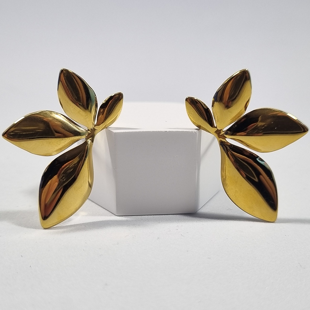 Pendientes dorados hoja