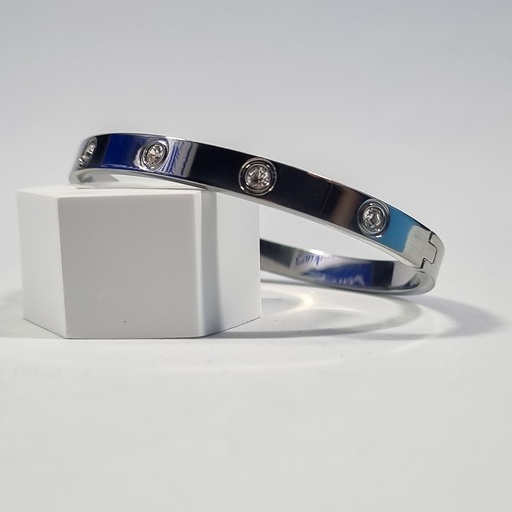 Brazalete plateado con destellos incrustados